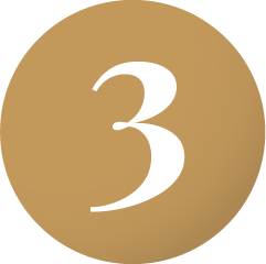 Symbol białej liczby trzy na złotym tle.